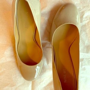 Nine West round toe nude heels US 7.5